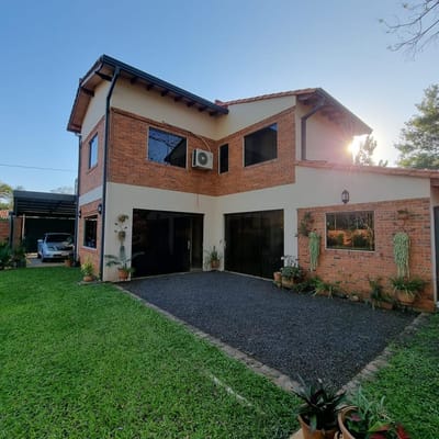 VENTA DE CASA EN LUQUE
