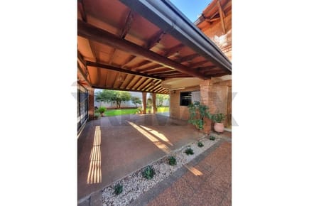 En venta Casa en Campo Grande Luque