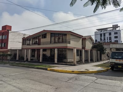 CASA COMO TERRENO OCASION SURCO CERCA  AV. CASTILLA