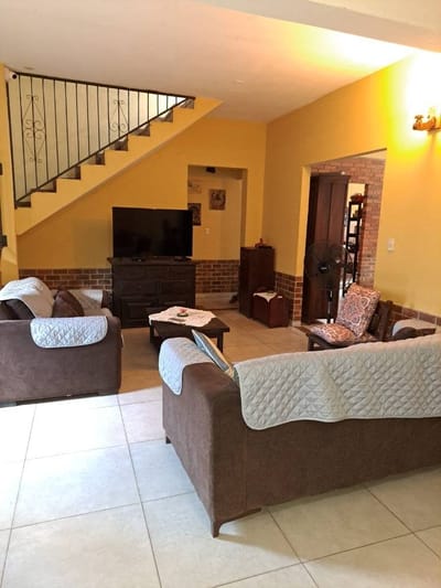 EN VENTA CASA TIPO DUPLEX, EXCELENTE UBICACIÓN CONMEBOL- PLAZA MADERO