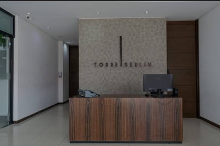 Departamento en alquiler 3 dormitorios. Av. Beni  TORRE BERLIN