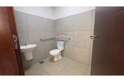 Oficina Premium en Planta Baja – San José CDE