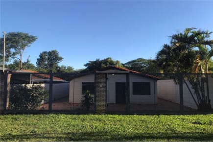 En Venta Hermosa Casa En La Ciudad De Capiata   J.A.