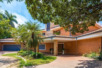 VENDO AMPLIA RESIDENCIA EN EL BARRIO SAN CRISTOBAL