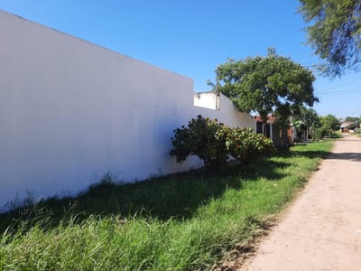 AMPLIO TERRENO EN VENTA