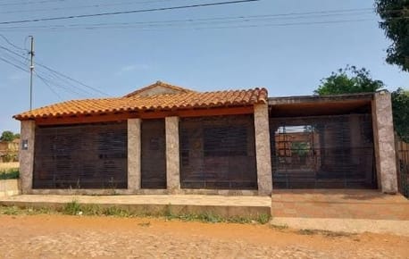 VENDO CASA EN BARRIO LUCERITO, SAN LORENZO.