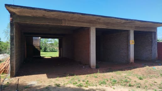 VENDO O PERMUTO SALÓN A TERMINAR EN CAPIATÁ