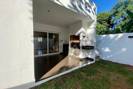 DÚPLEX VENTA - en Barrio cerrado “La Viña” zona Conmebol Luque.