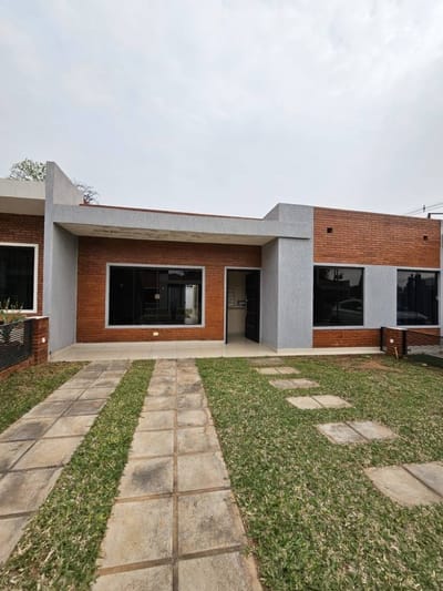 VENDO CASA EN CONDOMINIO EN SAN LORENZO