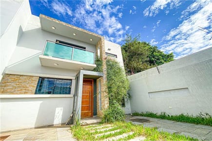 AMPLIO DUPLEX CON PISCINA EN ASUNCIÓN SANTA MARIA 