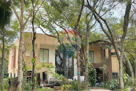 Vendo hermosa casa en Surubi’i tiene un lote 1,789 M2 