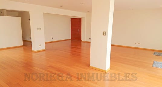 Casuarinas  4Dormitorios. AO:455 m2 + 2 Cocheras + Depósito. US$ 2,000