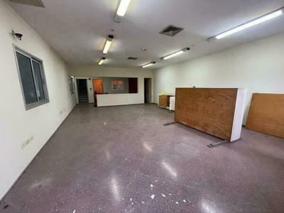 EN VENTA LOCAL COMERCIAL CON SHOWROOM Y DEPOSITO