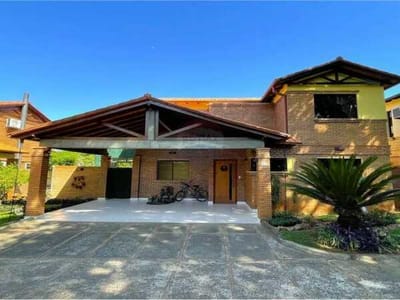Vendo hermosa Propiedad en Boulevard Loma Alta!