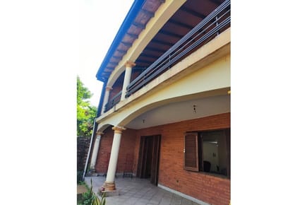 VENDO CASA EN BARRIO NAZARETH