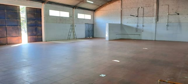 GALPON EN VENTA SOBRE AVENIDA   (Zona Sur 3er Anillo)