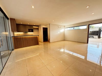 VENTA DE LUJOSO DUPLEX EN LUQUE