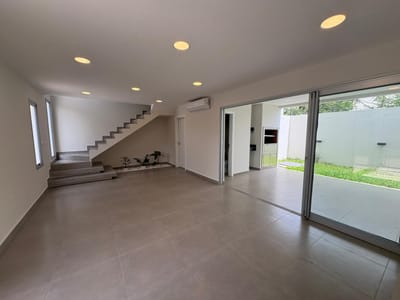 Dúplex a Estrenar en Fernando de la Mora – Zona Norte