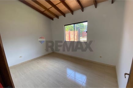 Chalet en venta en Ñemby - Pa'i Ñu