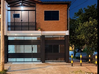 En Venta Duplex En Esquina Zona Fuente Shopping