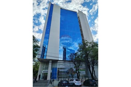 Oficina venta Las Lomas Carmelitas edificio Plaza Center