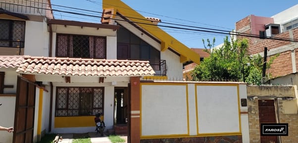 CASA BIEN UBICADA PRÓXIMA AV. AMÉRICA Y MELCHOR PEREZ 178 M2