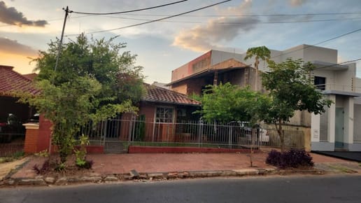 Venta de Casa en Los Laureles, Asunción