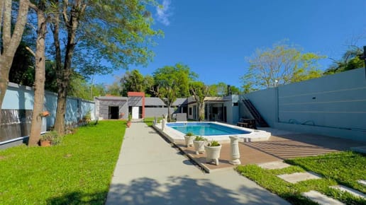 Casa en Venta 4 dormitorios - San Bernardino, Cordillera