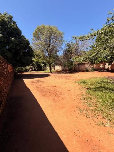 Vendo terreno en Mariano Roque Alonso. Barrio Universo.