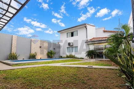 CASA RESIDENCIAL EN VENTA VILLA AURELIA ASUNCION
