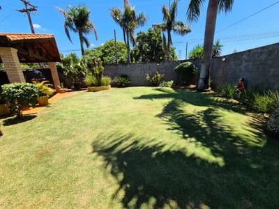 VENDO IMPORTANTE RESIDENCIA EN CIUDAD DEL ESTE. 1200M2