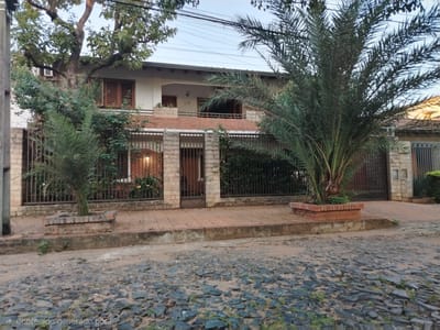 !!Acogedora Casa en el B° Mariscal Estigarribia!!