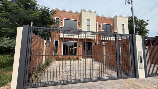 En Venta  Duplex En Primer Barrio Luque