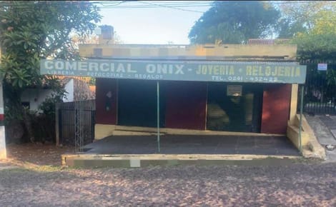 ALQUILO SALONES COMERCIALES EN EL CENTRO DE AREGUÁ