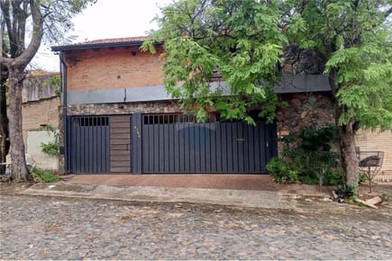 EN VENTA RESIDENCIA - Bº RECOLETA