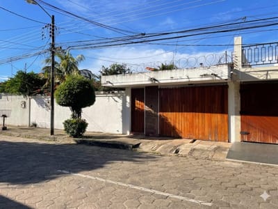 Casa En Venta En Barrio Urbari