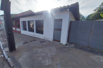 Oficina-alquiler-gral Santos C/ Via Ferrea, Las Mercedes, Asunción