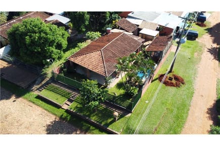 VENDO EN SAN LORENZO CASA TOTALMENTE AMOBLADO