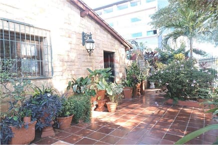 Oportunidad de Inversión en Esquina – Luque, Cuarto Barrio