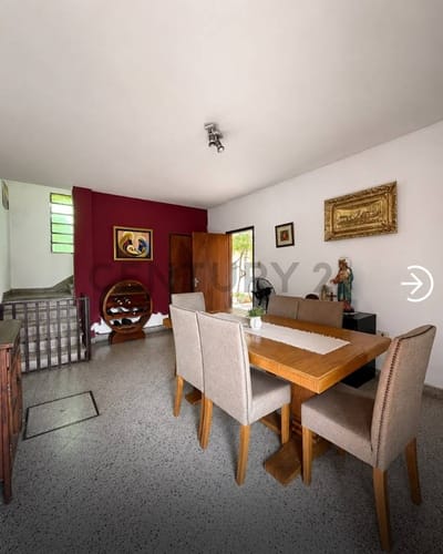 VENDO CASA A REFACCIONAR ZONA FACULTAD DE DERECHO UNA