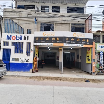 Amplio Local En Venta - Av. Grau  De Piura