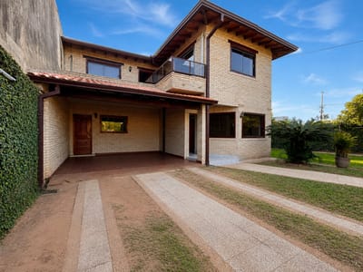 Casa En Venta En San Lorenzo | Barrio San José | 720 M² | Piscina Y Quincho