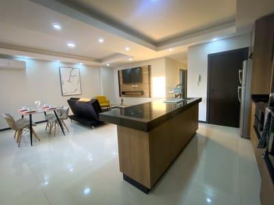  Equipe 2do Anillo, Hermoso Depto amoblado 2D semi nuevo 94m2.