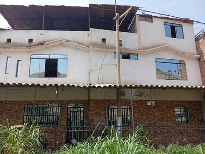 Se Vende Casa De 3 Pisos – Cerca A La Escuela De Policías – Av. Asháninka