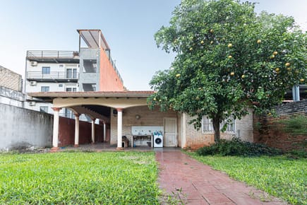 EN VENTA CASA EN SAN LORENZO