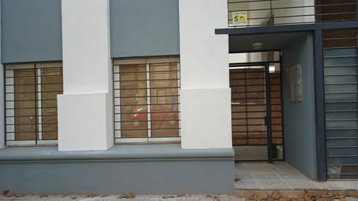 AL FRENTE CON PATIO A ESTRENAR