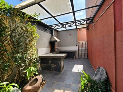 DEPARTAMENTO EN VENTA CON PATIO Y PARRILLERO PRIVADO - ACHUMANI