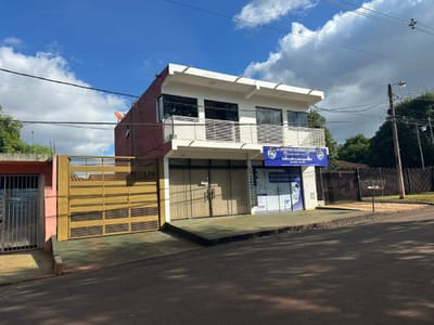 VENDO CASA CON SALONES COMERCIALES EN BARRIO DON BOSCO