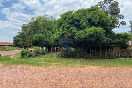 EN VENTA TERRENO EN ESQUINA - SAN LORENZO REDUCTO    J.A.