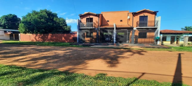 Invierte en Dúplex Rentable con Potencial